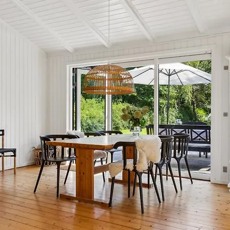 Charming Near Heatherhill With Jacuzzi *